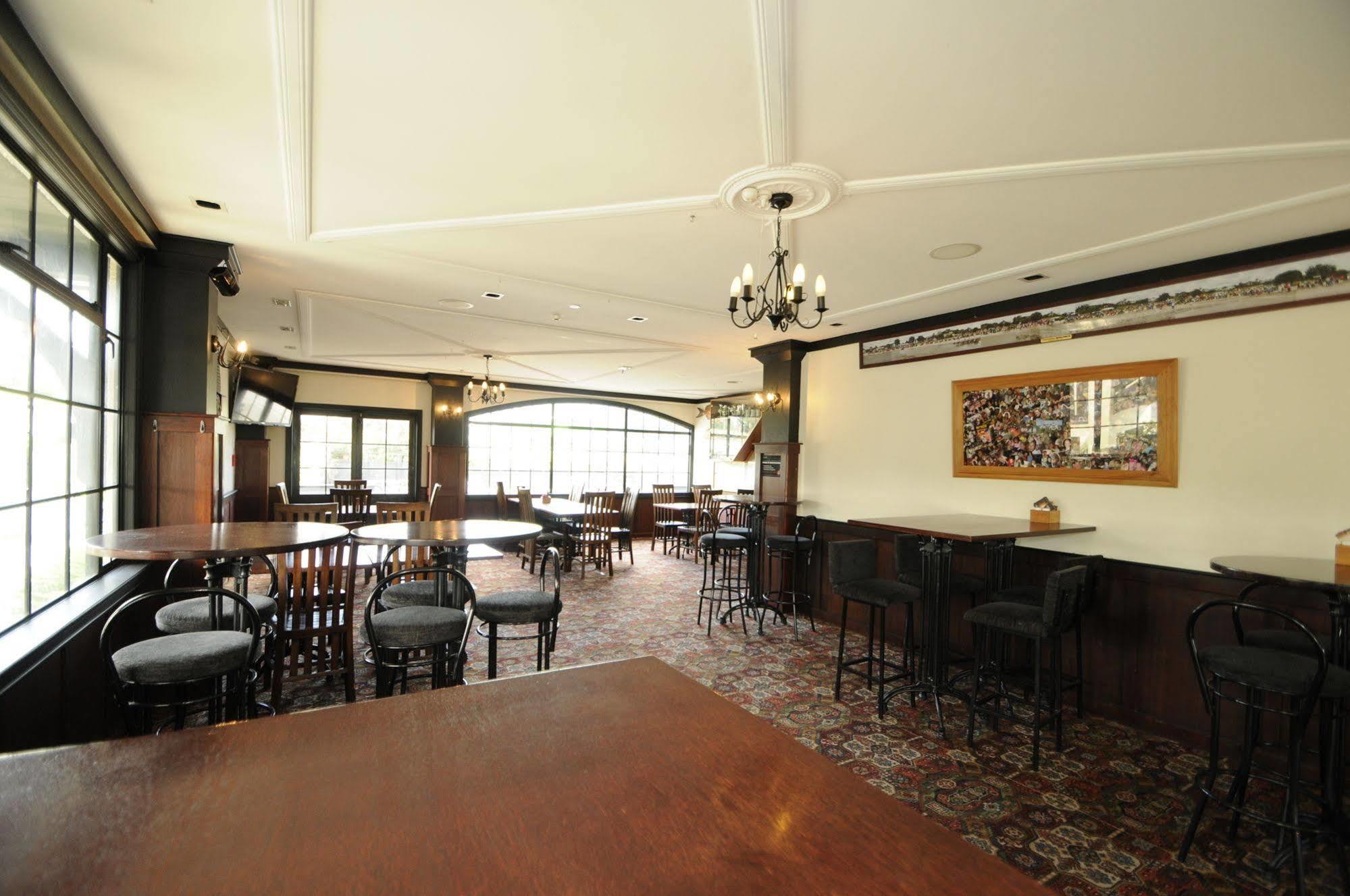 Salty Dog Inn Snells Beach Dış mekan fotoğraf