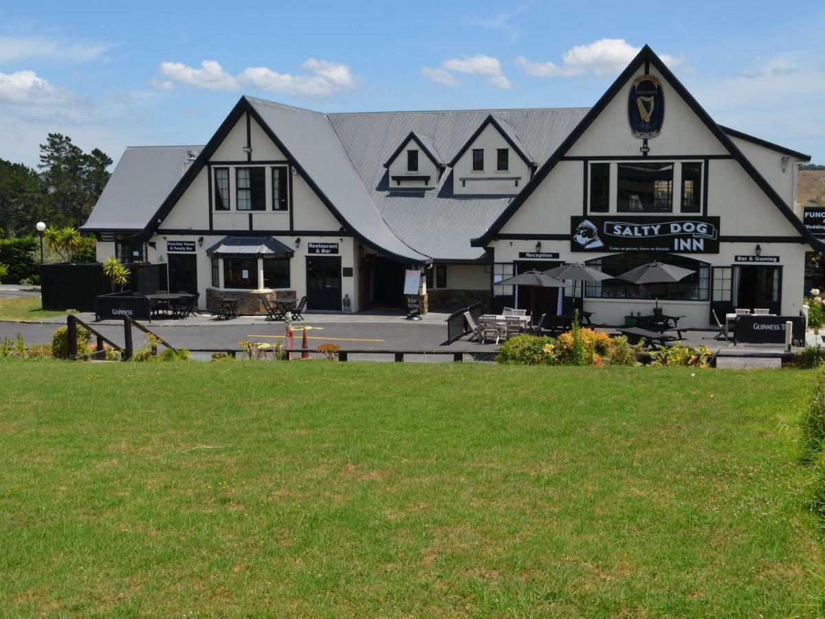 Salty Dog Inn Snells Beach Dış mekan fotoğraf